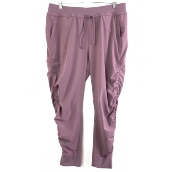 ATHLETA Attitude ll Joggers Pants Athletic in Volcanic Violet Pink - Picture 3 of 12